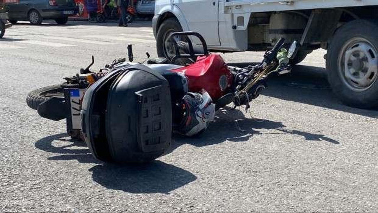 Kazada, başı çöp konteynerine çarpan motokurye öldü