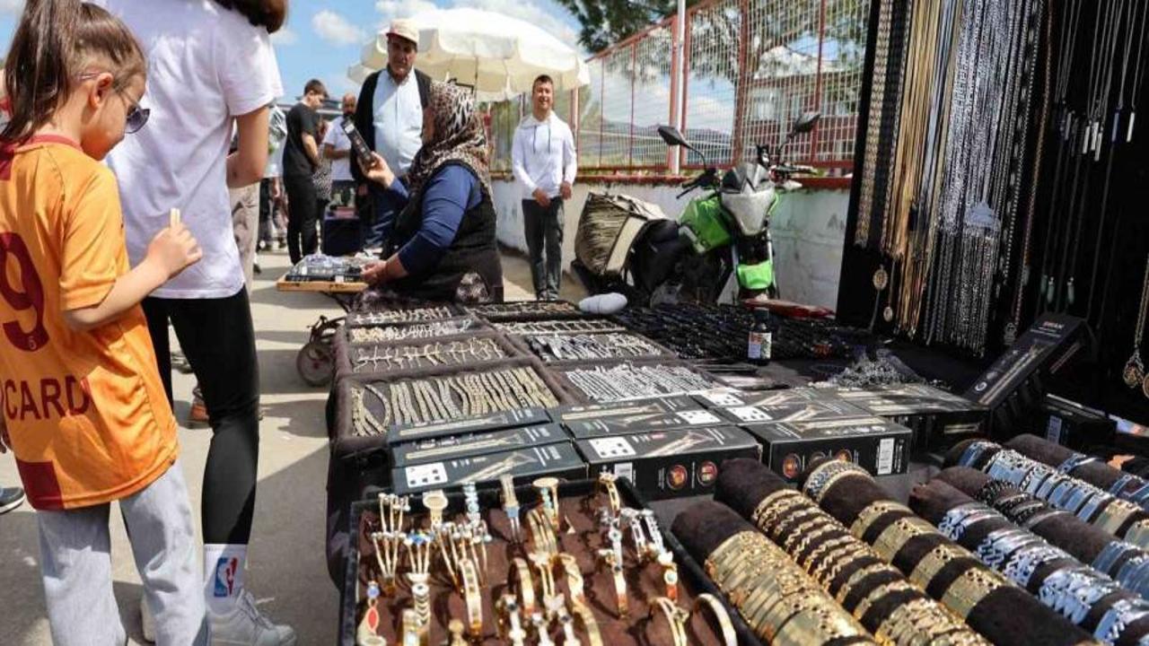 Altın fiyatları yükseldi: Bilezik almak isteyen işportacılara gidiyor