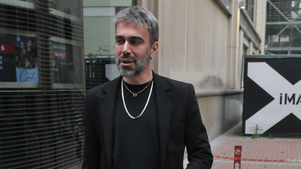 Sefodan Sonra O Ünlü İsim De Etek Giydi!