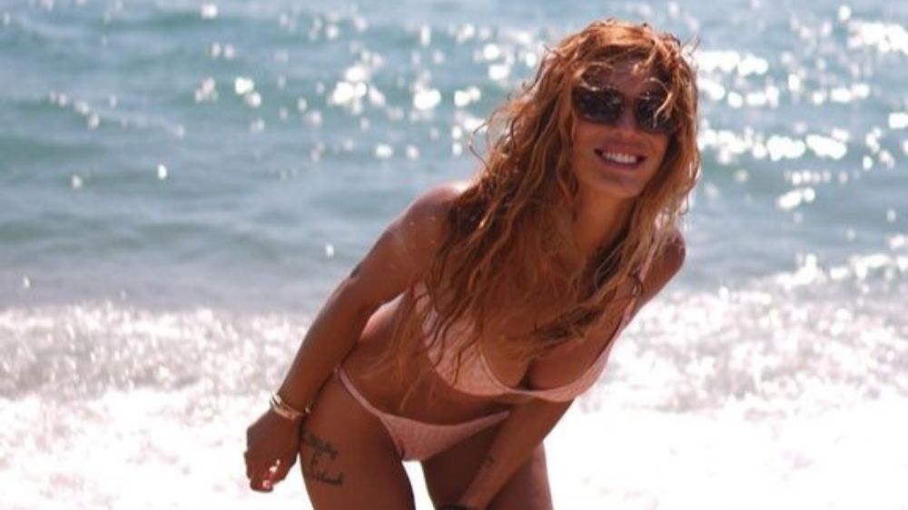 Ünlü Oyuncu Merve Oflaz Sezonu Bodrumda Açtı