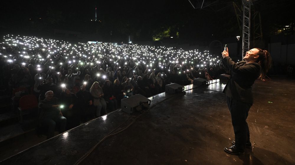 Yasemin Sakallıoğluna İstanbul Üniversitesinde Büyük İlgi