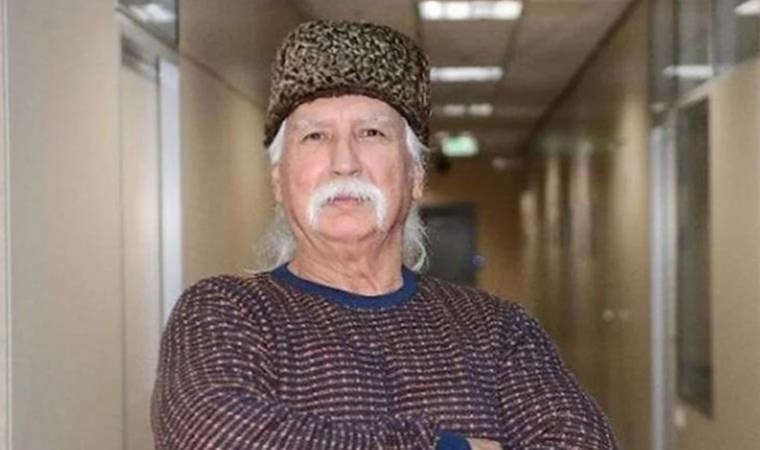 Oktay Ekinci Karikatürlü Ev ve Ayvalık Kitapçısı Açılıyor