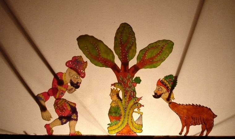 ‘Küçük eller, büyük gölgeler’ 23 Nisan’da Pera Müzesi’nde