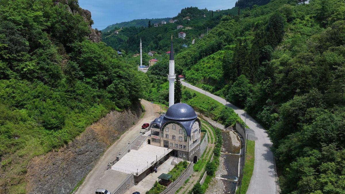 Trabzon'da camisi olmayan minare görenleri şaşırtıyor!