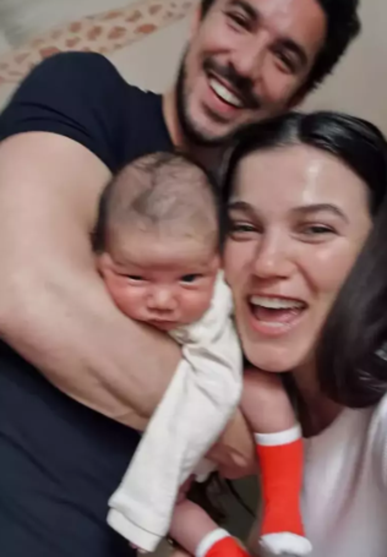 Pınar Deniz'den iki ay önce kucağına aldığı oğluyla yeni poz!
