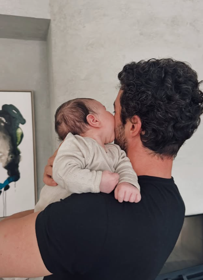 Pınar Deniz'den iki ay önce kucağına aldığı oğluyla yeni poz!