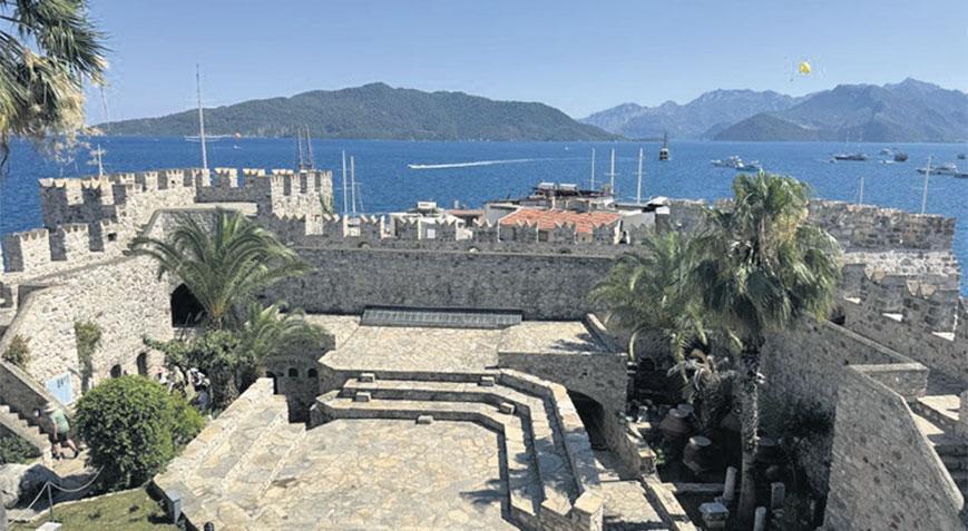 Ağa takılan heykel ilk kez sergide