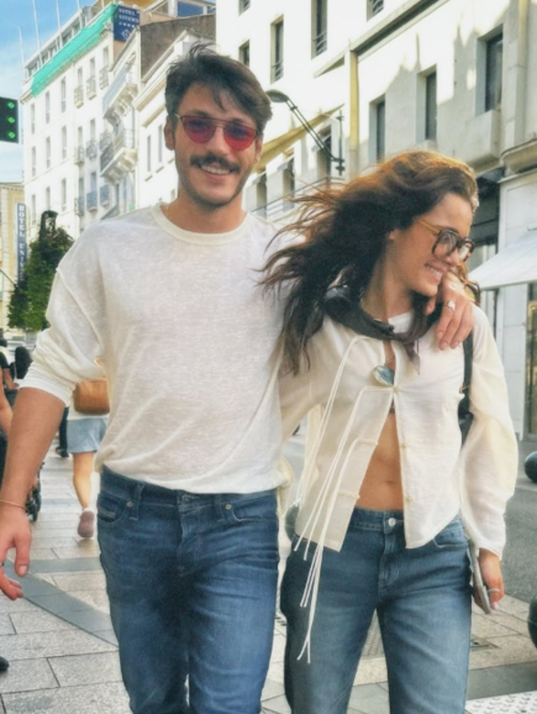 Sevgililerin yeni tatil rotası belli oldu! Kubilay Aka ve Hafsanur Sancaktutan'dan eğlenceli pozlar!