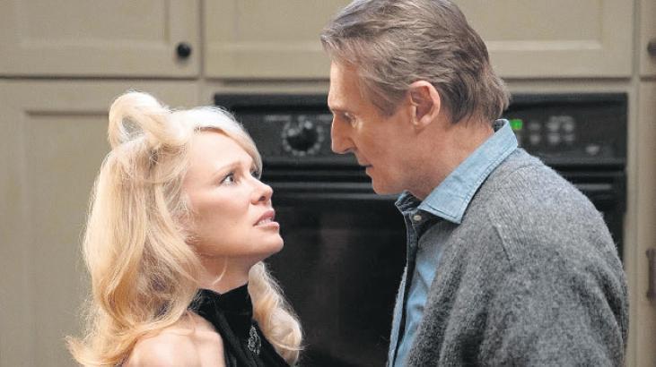 Gülmeyelim de taşa mı dönelim?