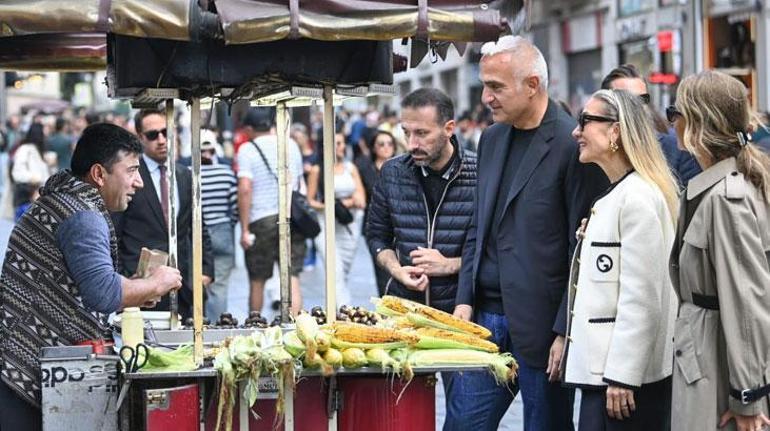 Bakan Ersoy Beyoğlu'nda sergileri tek tek gezdi