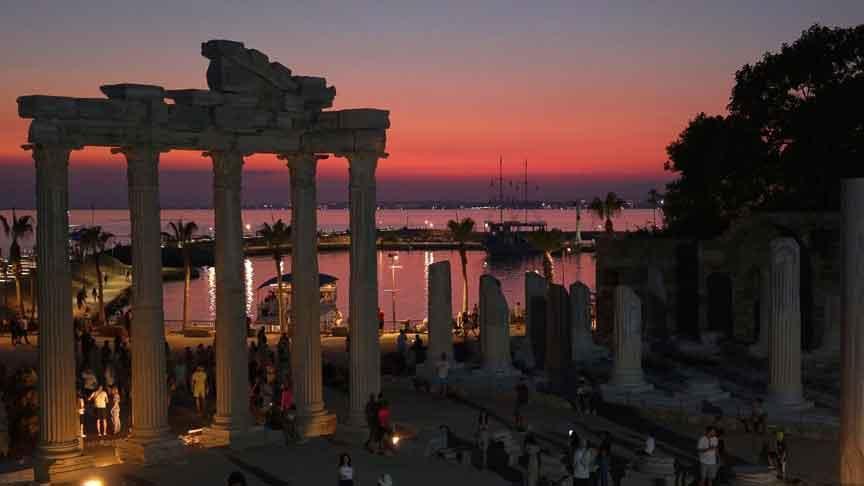 Turizmde ağustos zirvesi! 7 milyona yakın turist Türkiye’de: Rusya ve Almanya ilk iki sırada