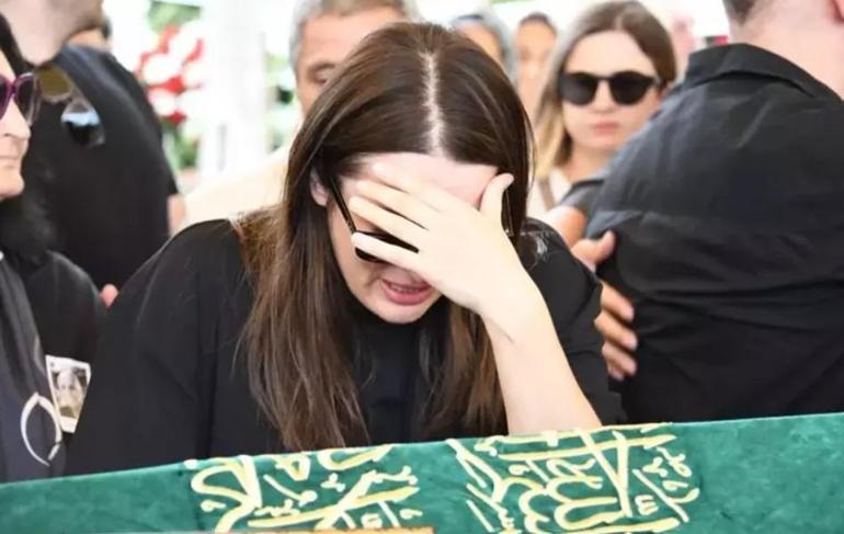 İrem Sak vefat eden babasını andı! 'Kızın seni çok seviyor'