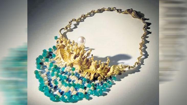 Dali’nin kolyesi müzayedede dalgalandı