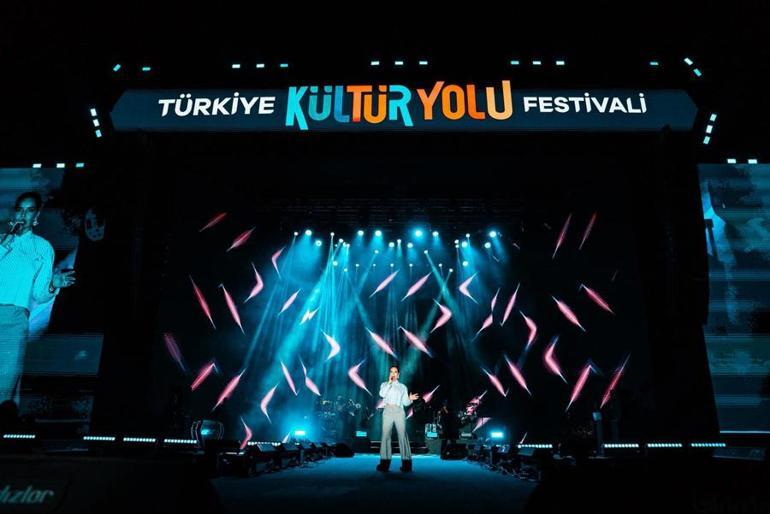 Antalya Kültür Yolu Festivali başladı! Bengü sahneye çıktı