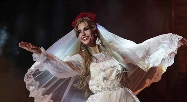 Sular durulmuyor! Mine Koşan'dan Çağla Şıkel'e olay gönderme