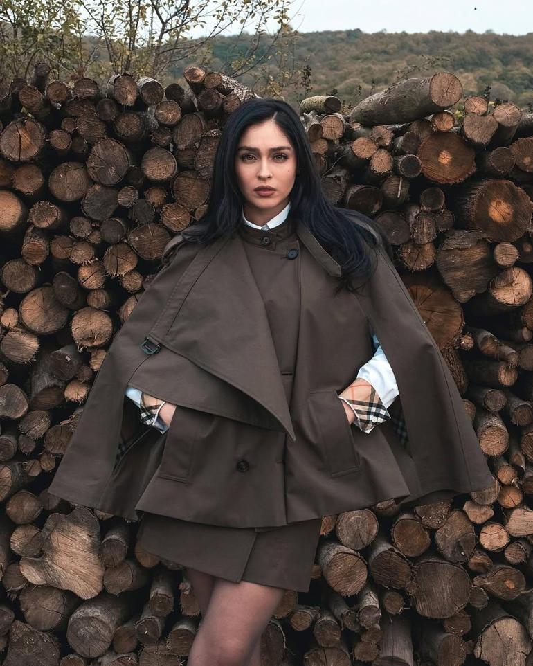 Sanal aleme Cemre düştü! Modellere taş çıkardı