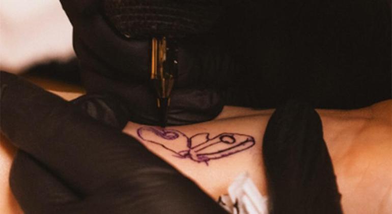 Geleneği bozmadı! Katy Perry'den yeni dövme