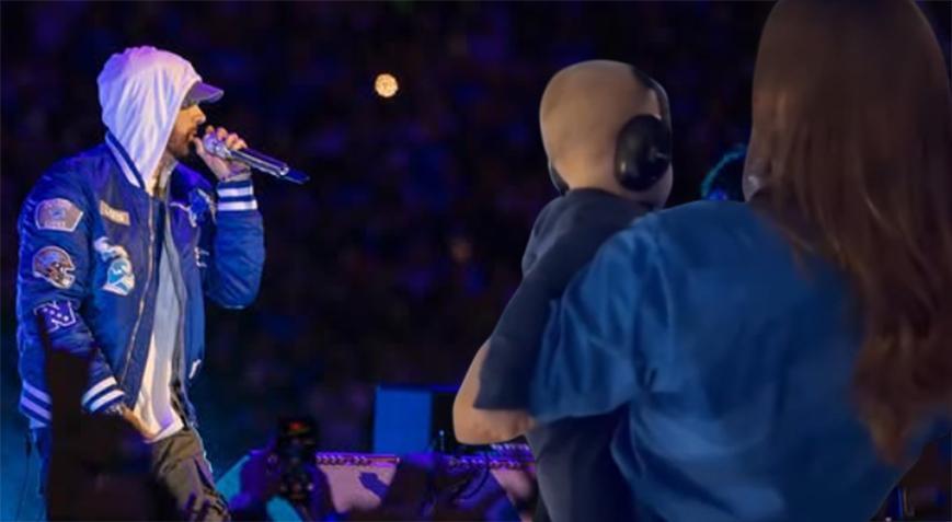 Eminem’in kızı paylaştı: Minik elliot ‘dede’sini böyle izledi