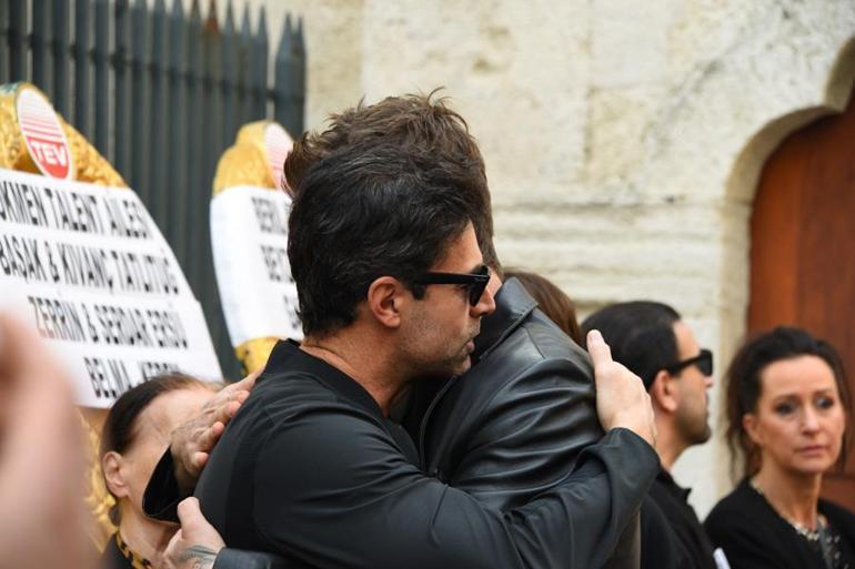 Kıvanç Kasabalı'nın zor günü... Babasını son yolculuğuna uğurladı