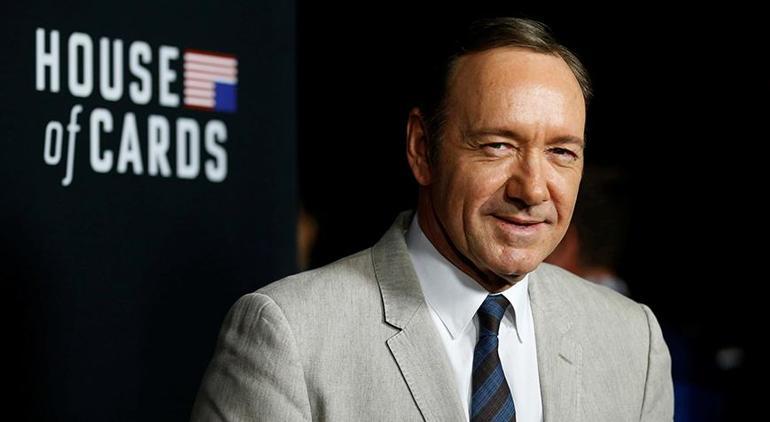 Ünlü yıldız tamamen battı! 'Evsizim… Otellerde yaşıyorum'