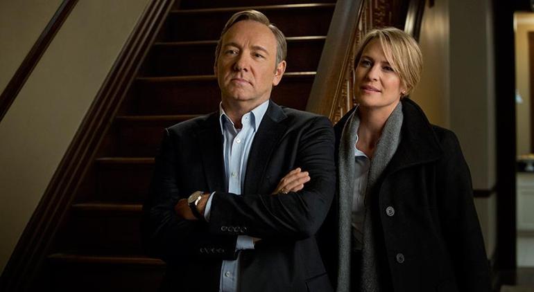 Ünlü yıldız tamamen battı! 'Evsizim… Otellerde yaşıyorum'