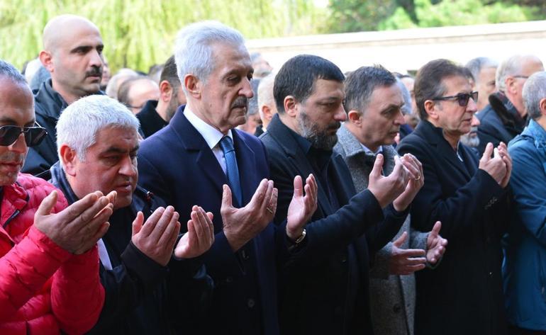 Mehmet Erdem'in baba acısı! Cenaze töreninde duygusal anlar