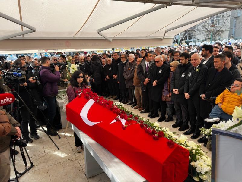 Haldun Dormen'in cenazesinde fenalaşmıştı! İzzet Günay'dan haber var