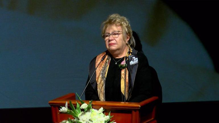 Haldun Dormen'e veda! Cenazede usta oyuncu İzzet Günay fenalaştı