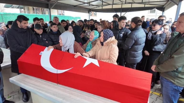 Genç oyuncu İbrahim Yıldız son yolculuğuna uğurlandı! Gözyaşları sel oldu