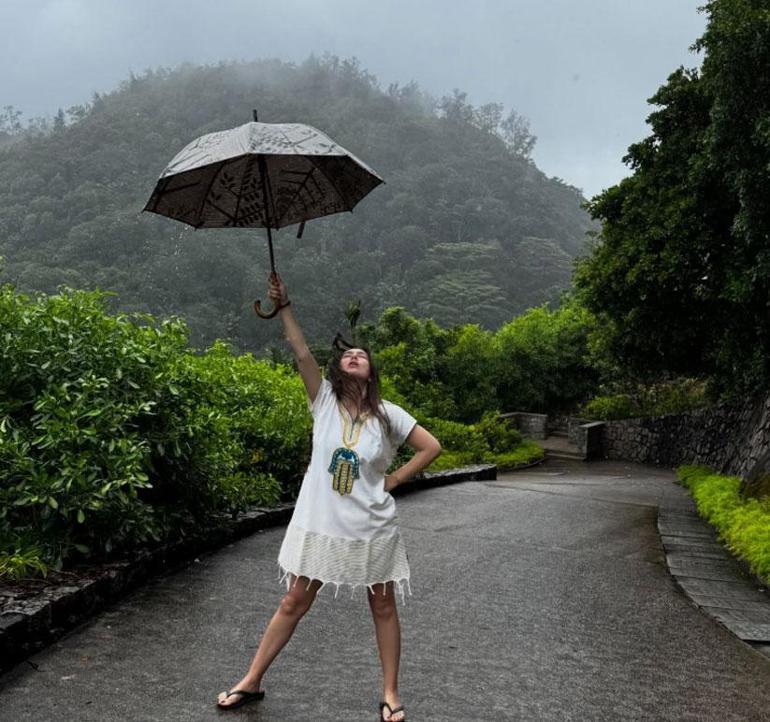 Neslihan Atagül Bali'de! ‘Son karede Rihanna klibi çekiyordum’