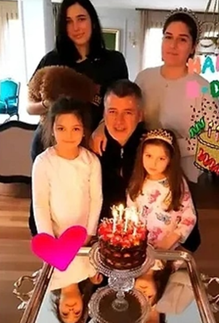 Toplusoy ailesinin acı günü: Selin Toplusoy son yolculuğuna uğurlandı! Anne cenazede baygınlık geçirdi