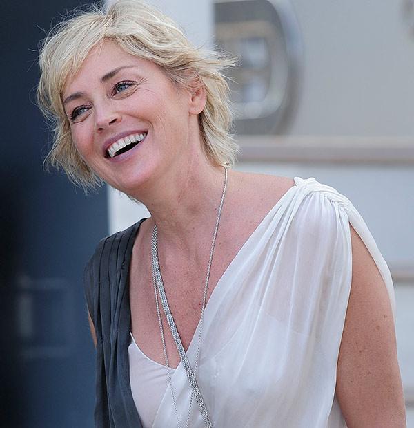 Sharon Stone'den ailesiyle ilgili şaşırtan itiraf: Soyumuz imparatora dayanıyor ama ahırda büyüdük!