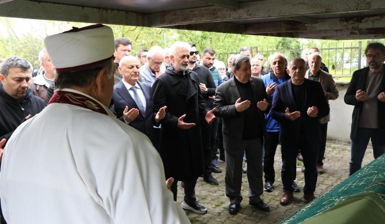 Mehmet Aslantuğ'un acı günü! Annesini son yolculuğuna uğurladı