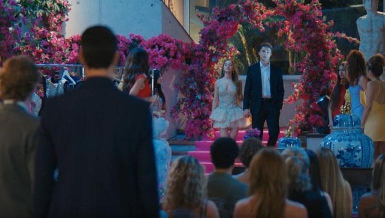 Daha 17'de 'Toz Pembe' aşk oyunu