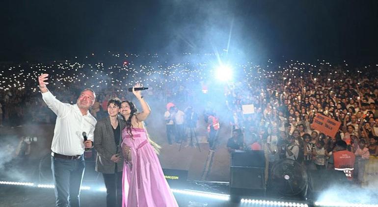 4. çocuk müjdesi vermişti! Karacabey Ihlamur Festivali'nde Atiye rüzgarı