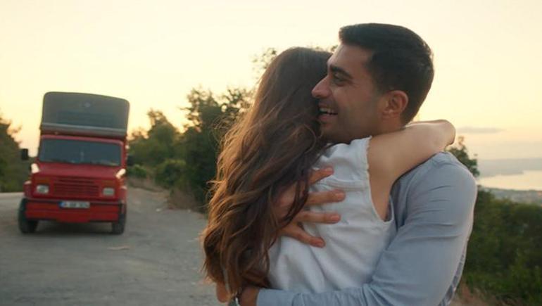 Haysiyet'te Simay ile Mehmet nikah masasında